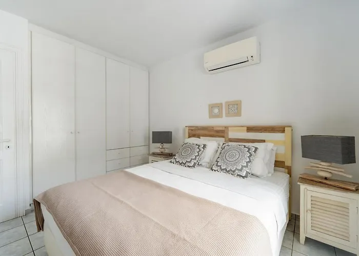 Orea Beachfront By Mykonos Mood * Kalafati